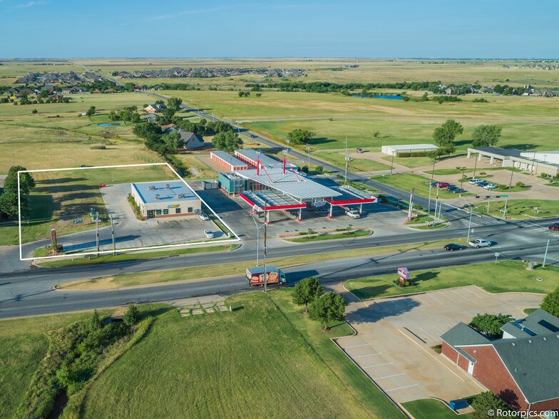 More Photos Of 5104 SW Lee Blvd, Lawton Office For Sale