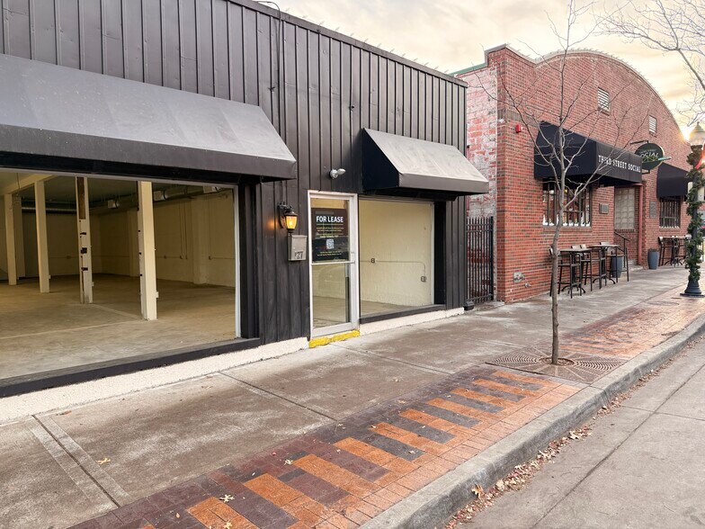More Photos Of 127 SE 3rd St, Lees Summit Freestanding For Lease