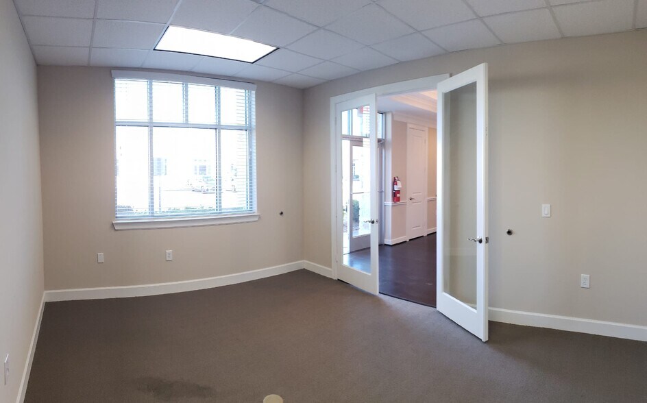 More Photos Of 440 Cobia Dr, Katy Office For Lease