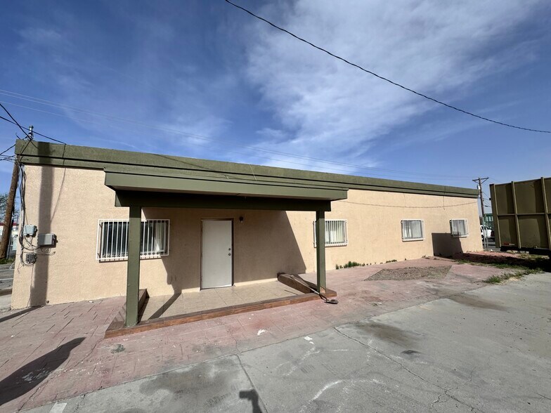 More Photos Of 300 N Zaragoza Rd, El Paso Truck Terminal For Lease