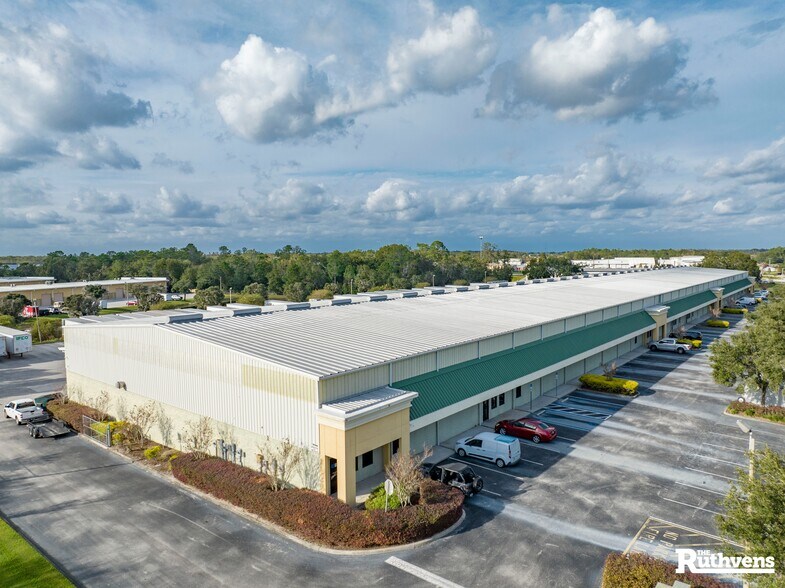 More Photos Of 3919 Air Park Dr, Lakeland Warehouse For Lease
