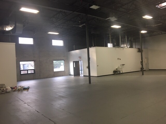 More Photos Of 545 Dakota St, Crystal Lake Industrial For Sale