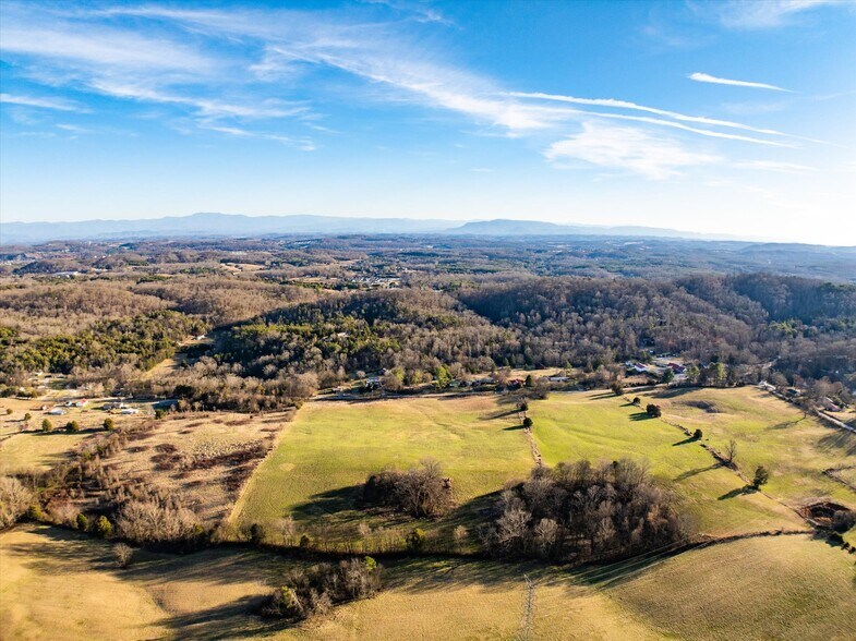 More Photos Of 520 Thorngrove pike, Kodak Land For Sale