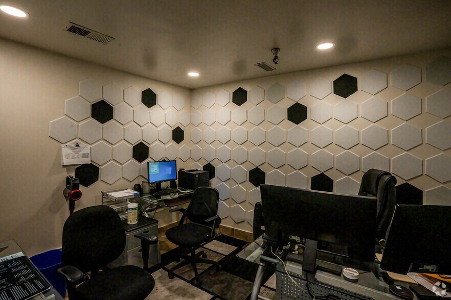 More Photos Of 13210 S Normandie Ave, Gardena Warehouse For Sale