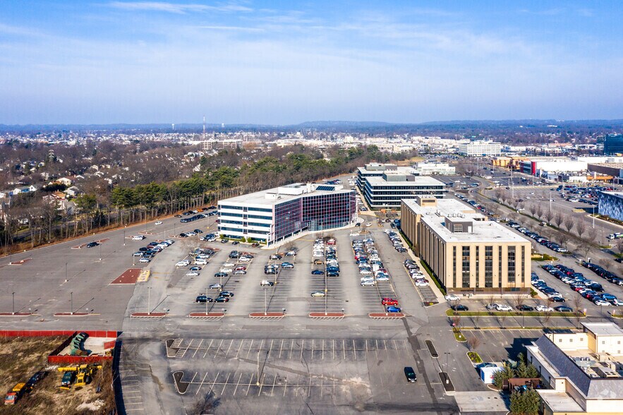 More Photos Of 400 Garden City Plz, Garden City Office For Lease