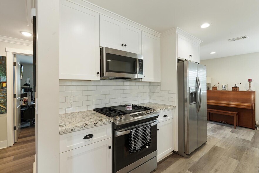 More Photos Of 595 E Augusta St, Woodbridge Apartments For Sale