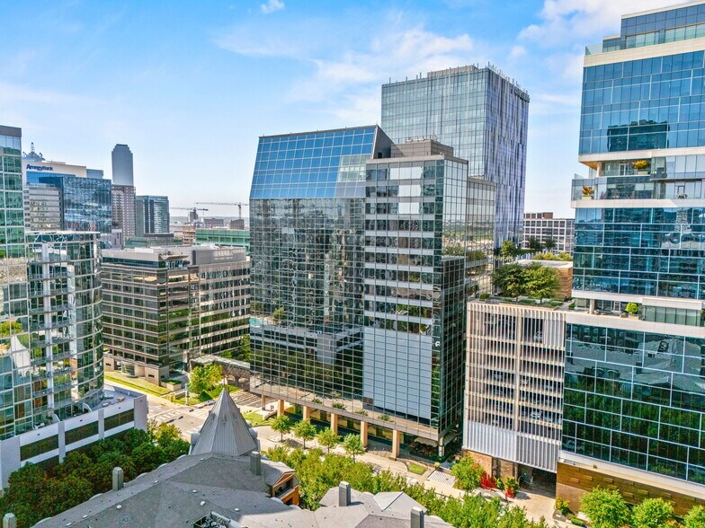 Primary Photo Of 2828 N Harwood St, Dallas Office For Lease