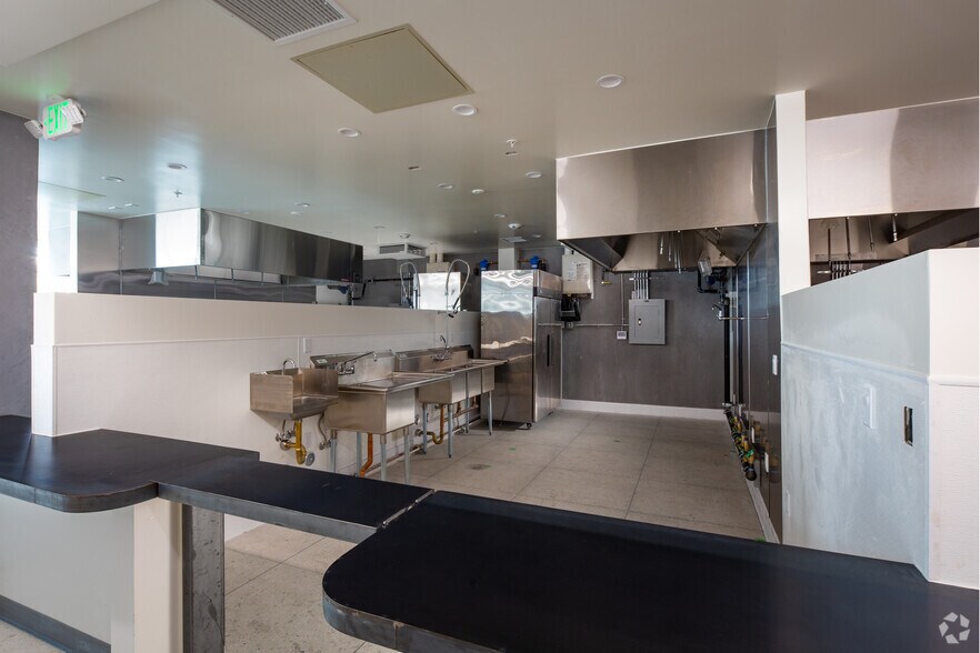 More Photos Of 8155 Van Nuys Blvd, Van Nuys Apartments For Lease
