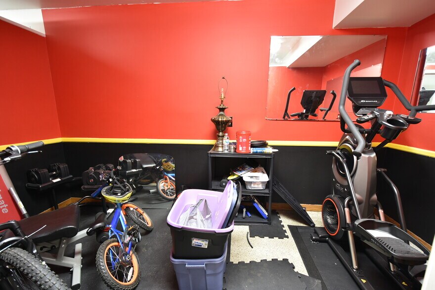 More Photos Of 11522 Davis St, Grand Blanc Office Residential For Sale