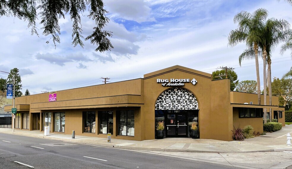 More Photos Of 701-707 W 17th St, Santa Ana Storefront Retail Office For Lease