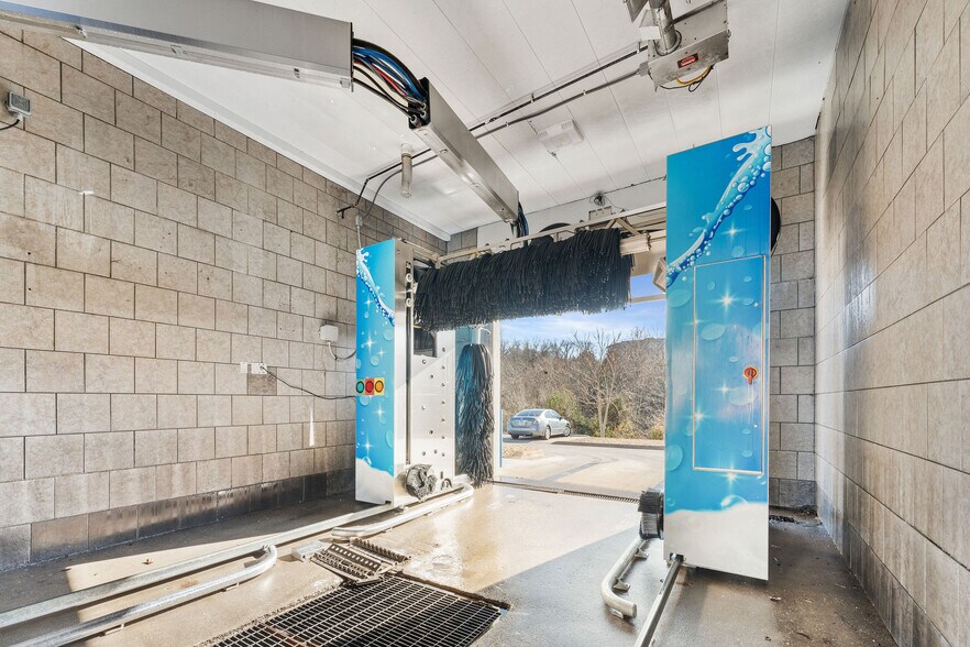 More Photos Of 2876 Green Mountain Dr, Branson Carwash For Sale