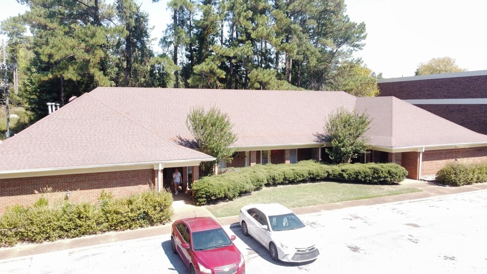 More Photos Of 2068 Valleydale Rd, Birmingham Medical For Lease
