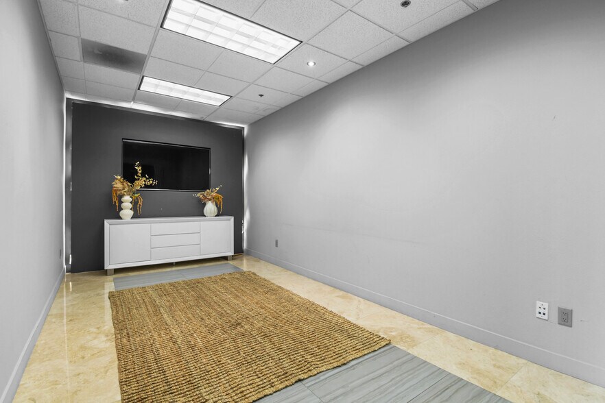 More Photos Of 861 Harold Pl, Chula Vista Research And Development For Sale