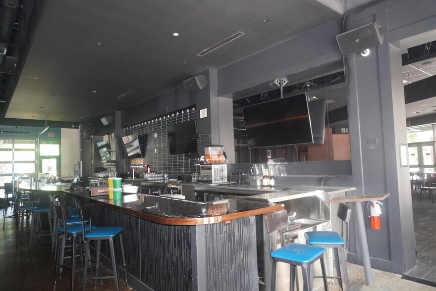 More Photos Of 730-760 Coleman Blvd, Mount Pleasant General Retail For Lease