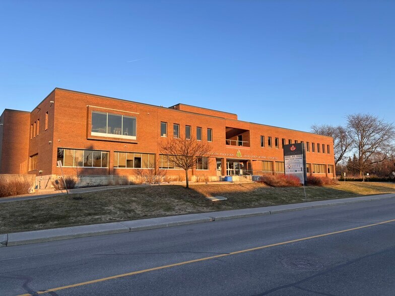 More Photos Of 1815 Alta Vista Dr, Ottawa Office For Lease