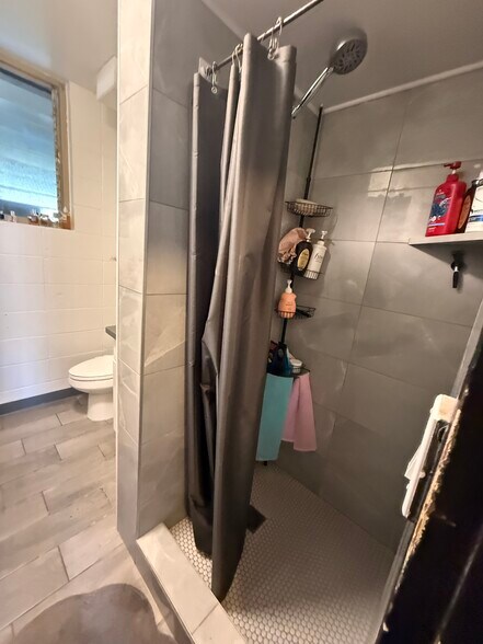 More Photos Of 2135 Bannister Pl, Honolulu Multifamily For Sale