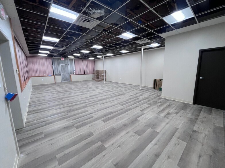 More Photos Of 99 Winthrop Ave, Lawrence Storefront Retail Office For Lease