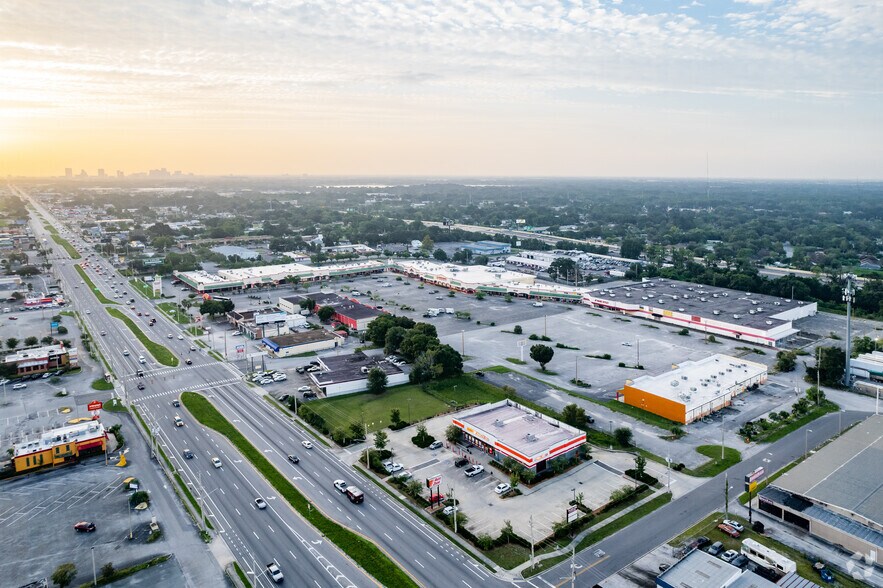 More Photos Of 5132-5250 W Colonial Dr, Orlando Unknown For Lease