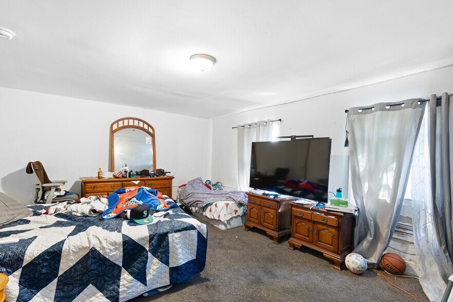 More Photos Of 125 W State St, Kennett Square Apartments For Sale