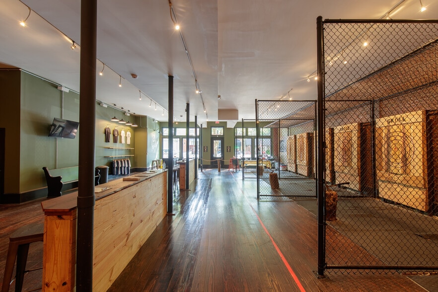 More Photos Of 128-130 N Ashley St, Valdosta General Retail For Sale