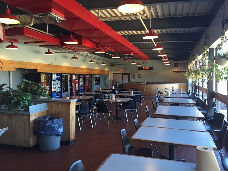 More Photos Of 1 Carding Ln, Johnston Manufacturing For Lease