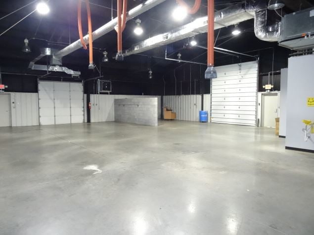 More Photos Of 4400 Bragg Blvd, Fayetteville Showroom For Lease