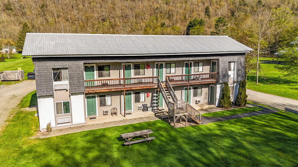 More Photos Of 159 Rockland Rd, Roscoe Hotel For Sale