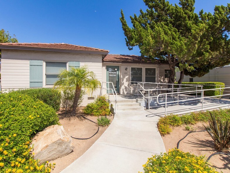 More Photos Of 315 N Vine St, Fallbrook Office For Sale
