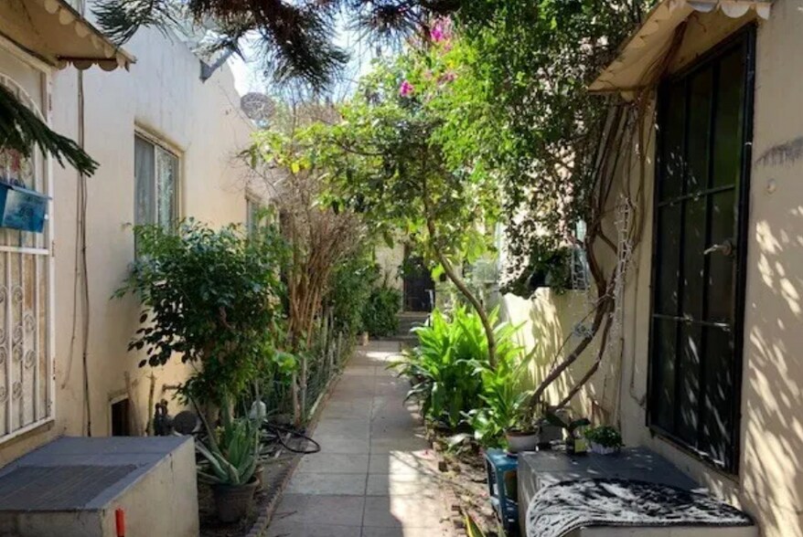 More Photos Of 4332-4336 3/4 Lockwood Ave, Los Angeles Apartments For Sale