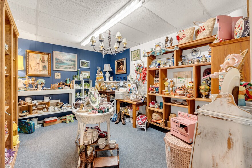 More Photos Of 112 N Orange St, Fredericksburg Storefront Retail Office For Sale