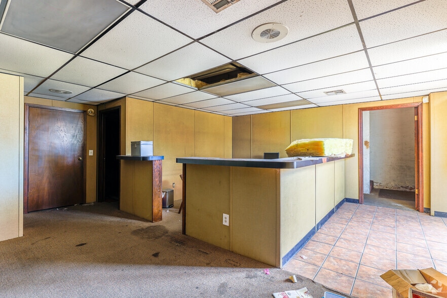 More Photos Of 711-725 SW 4th St, Oklahoma City Service For Sale