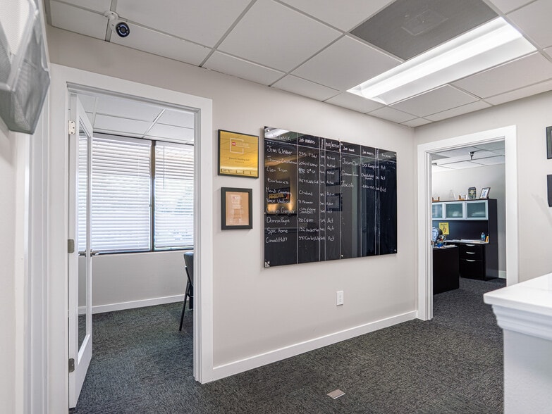 More Photos Of 1969 Corporate Sq, Longwood Light Manufacturing For Sale