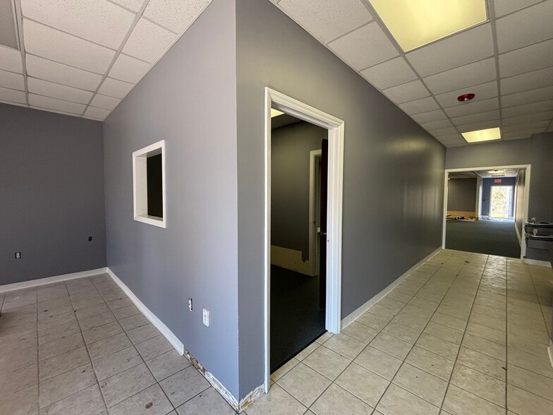 More Photos Of 808 English Rd, High Point Office For Lease