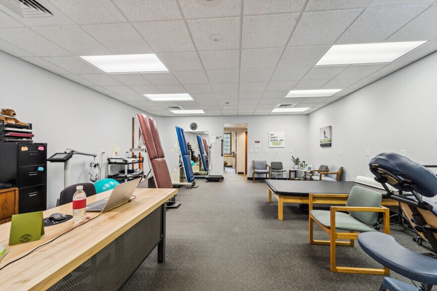 More Photos Of 952 S Park Ave, Fond Du Lac Medical For Sale