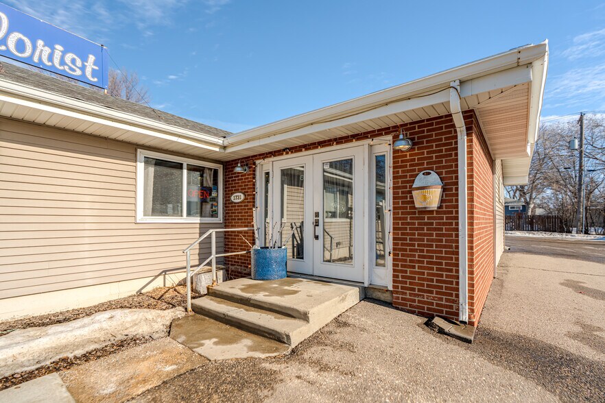 More Photos Of 1731 N 13th St, Bismarck General Retail For Sale