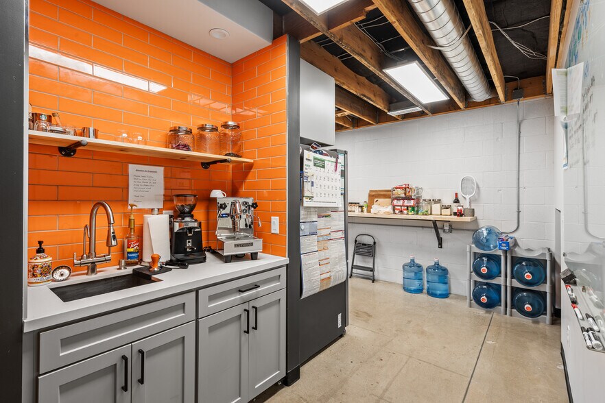 More Photos Of 225-231 W 16th St, National City Service For Sale