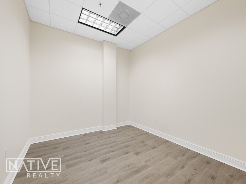More Photos Of 701 SE 32nd Ct, Fort Lauderdale Flex For Lease