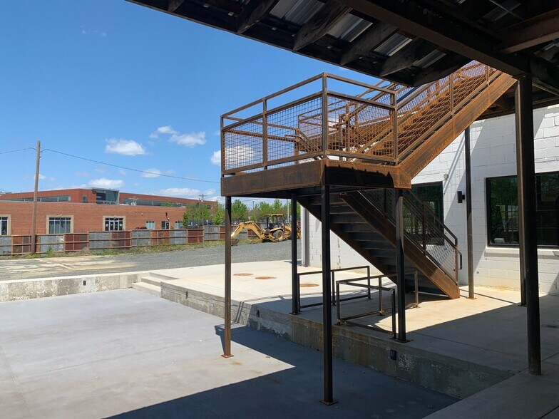 More Photos Of 618 E Ramseur St, Durham Office For Sale