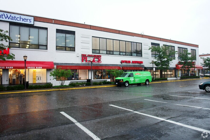 More Photos Of 61-18 190th St, Fresh Meadows General Retail For Sale