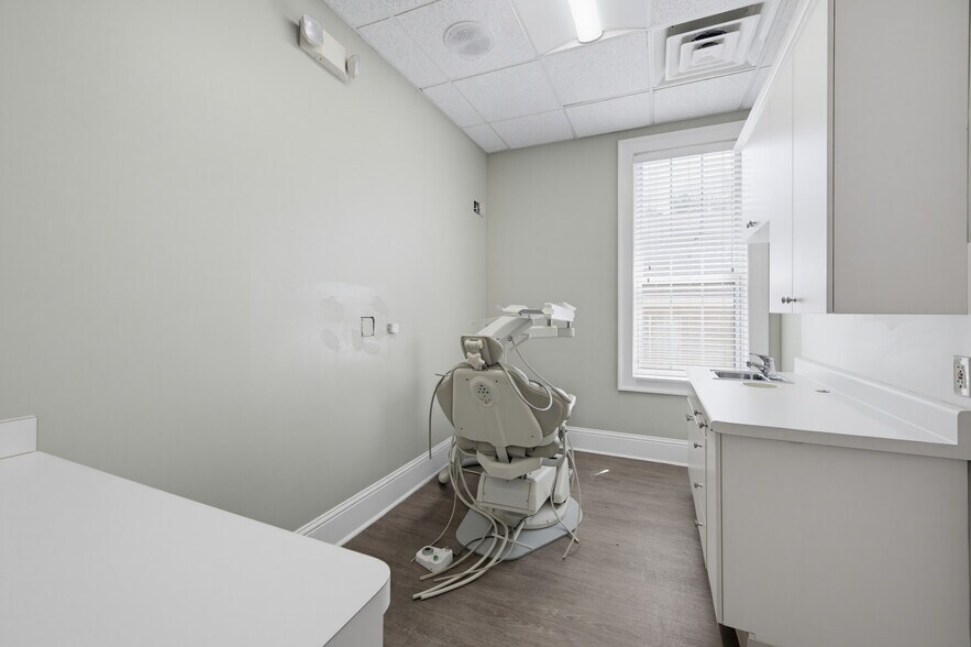 More Photos Of 129 Marble Mill Rd, Marietta Medical For Sale