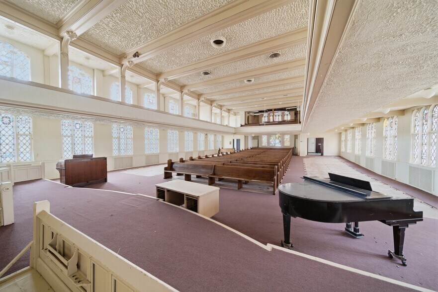 More Photos Of 1915 E 3rd St, Tulsa Religious Facility For Sale