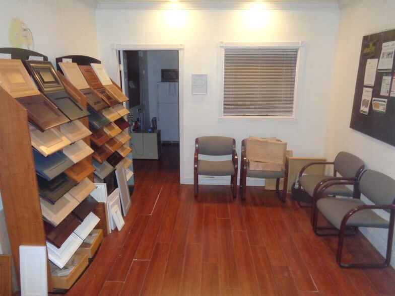 More Photos Of 4431 NE 6th Ave, Oakland Park Manufacturing For Sale