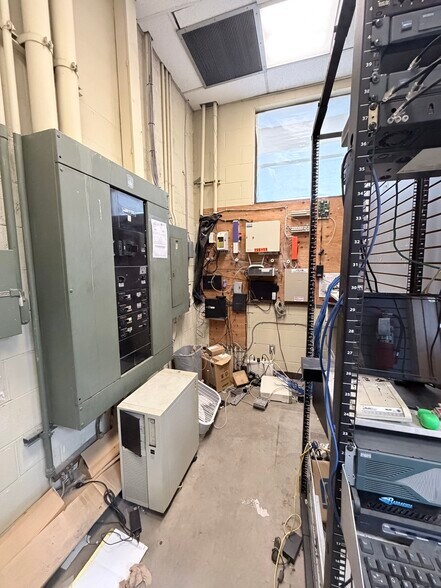 More Photos Of 155 S Pine St, Spokane Warehouse For Sale