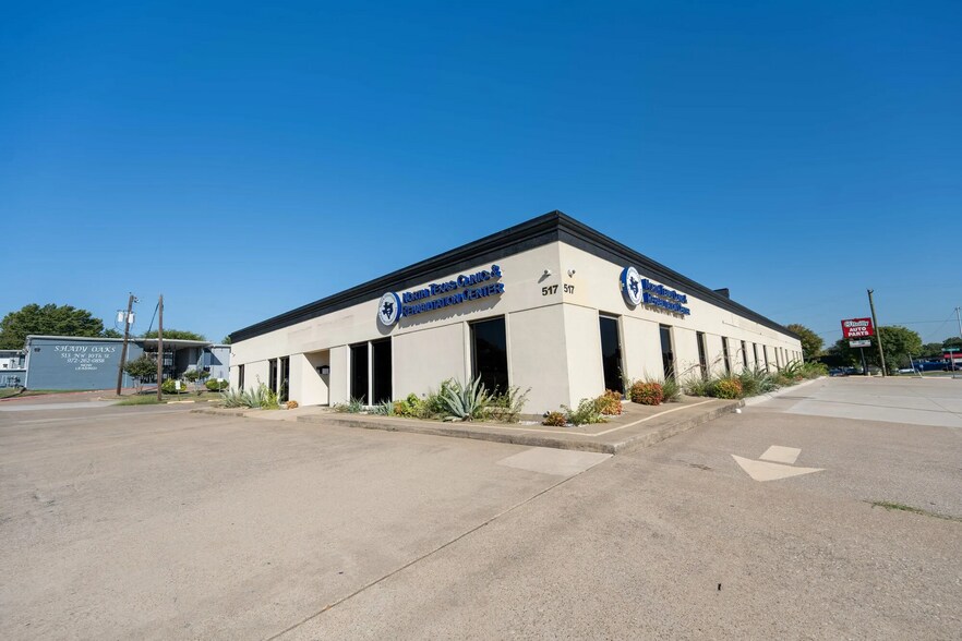 More Photos Of 517 N Carrier Pky, Grand Prairie Medical For Lease