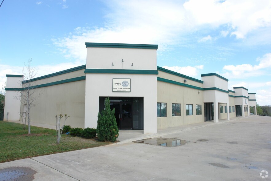 More Photos Of 2050 Greenwood Dr, Southlake Light Manufacturing For Lease