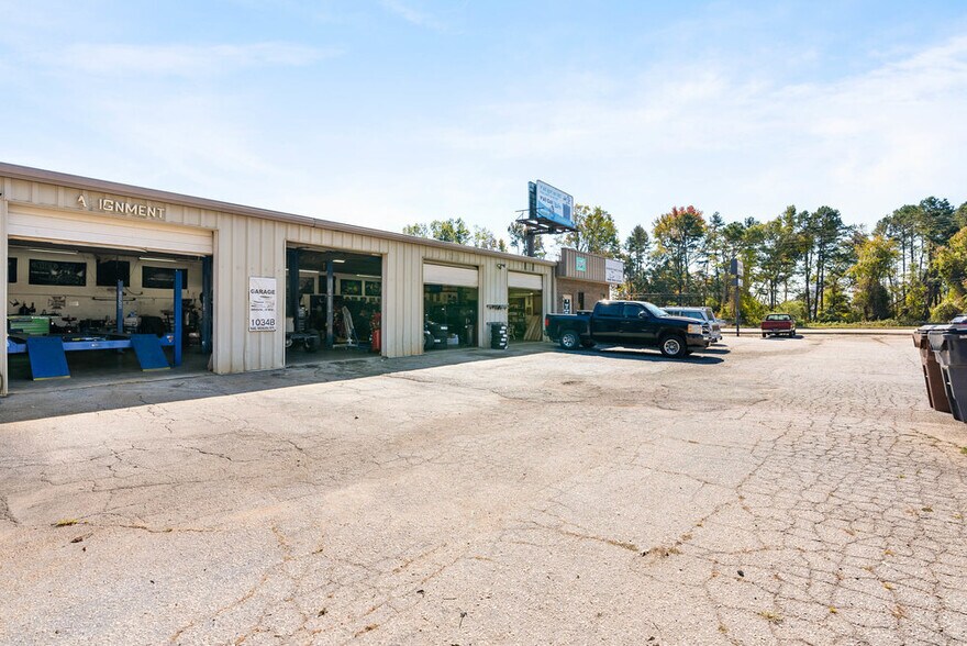 More Photos Of 1034 NE Main St, Simpsonville Auto Repair For Sale