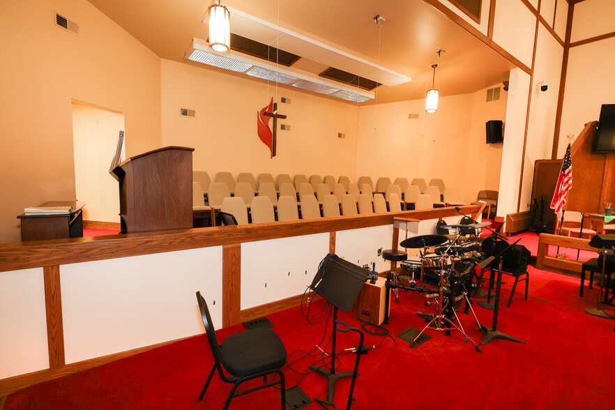 More Photos Of 1135 Buffalo St, Franklin Religious Facility For Sale