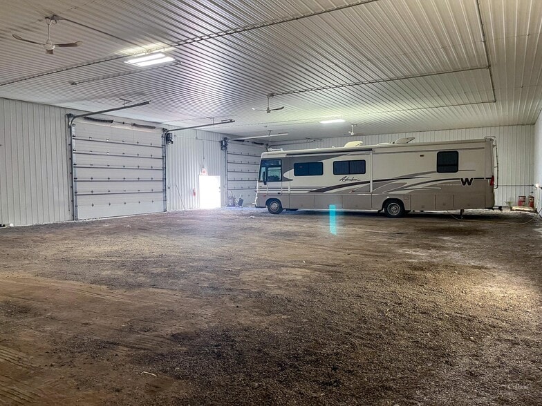 More Photos Of 42 10th St, Weyburn Industrial For Lease