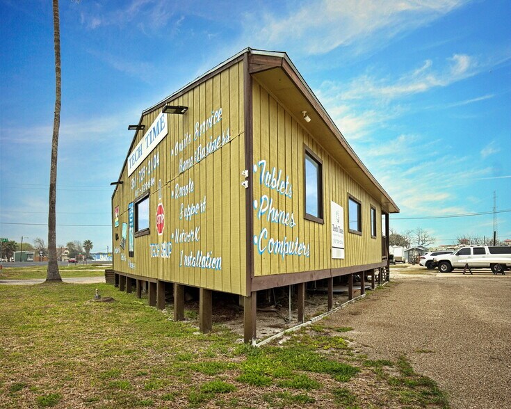 More Photos Of 206 Highway 35 S, Rockport Manufacturing For Sale