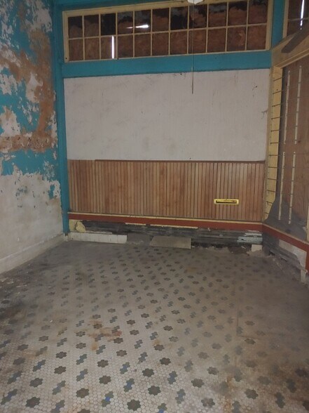 More Photos Of 1010-1016 E Main St, Columbus Storefront Retail Residential For Sale